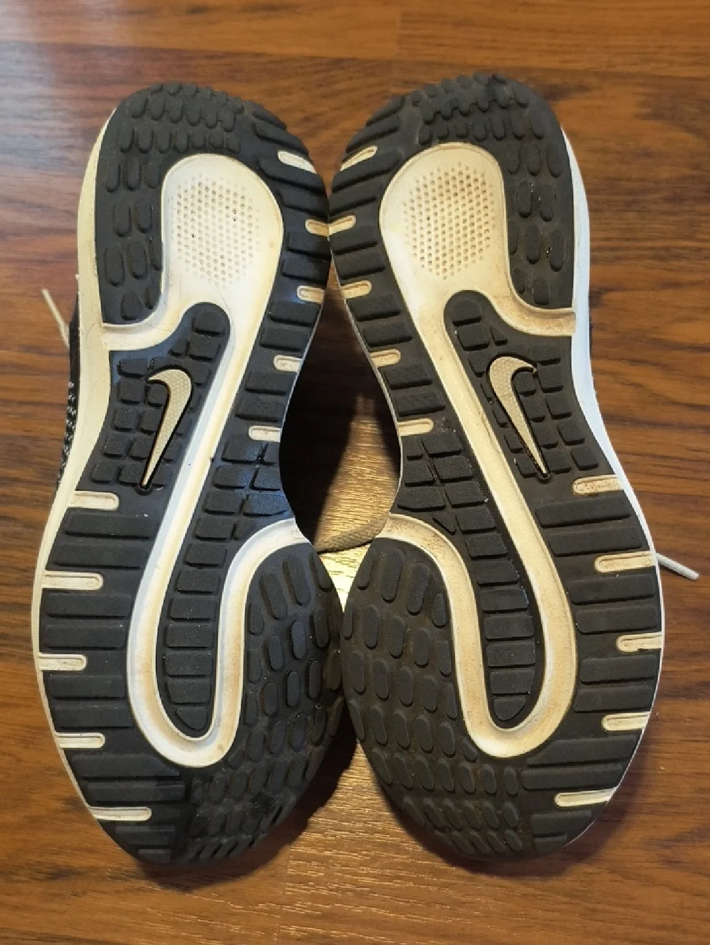 Women's Size 7.5 Nike React Escape Runners - Picture 5 of 8